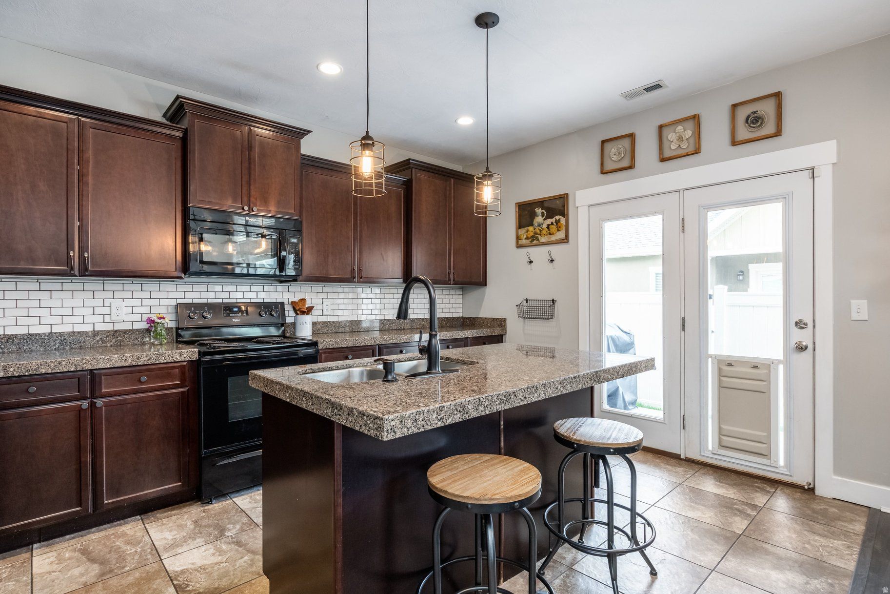 RESIDENCES AT PARK AVENUE - Residential