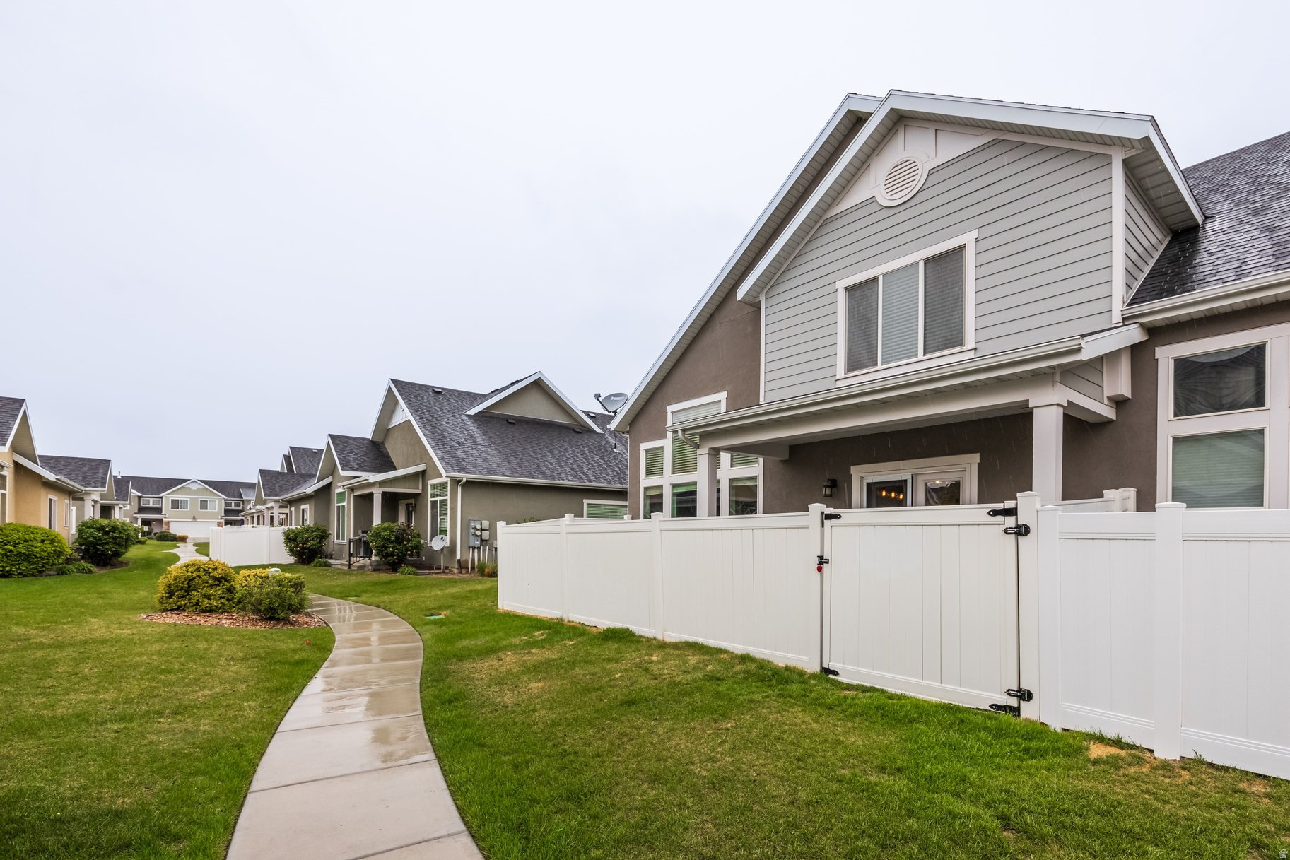 RESIDENCES AT PARK AVENUE - Residential