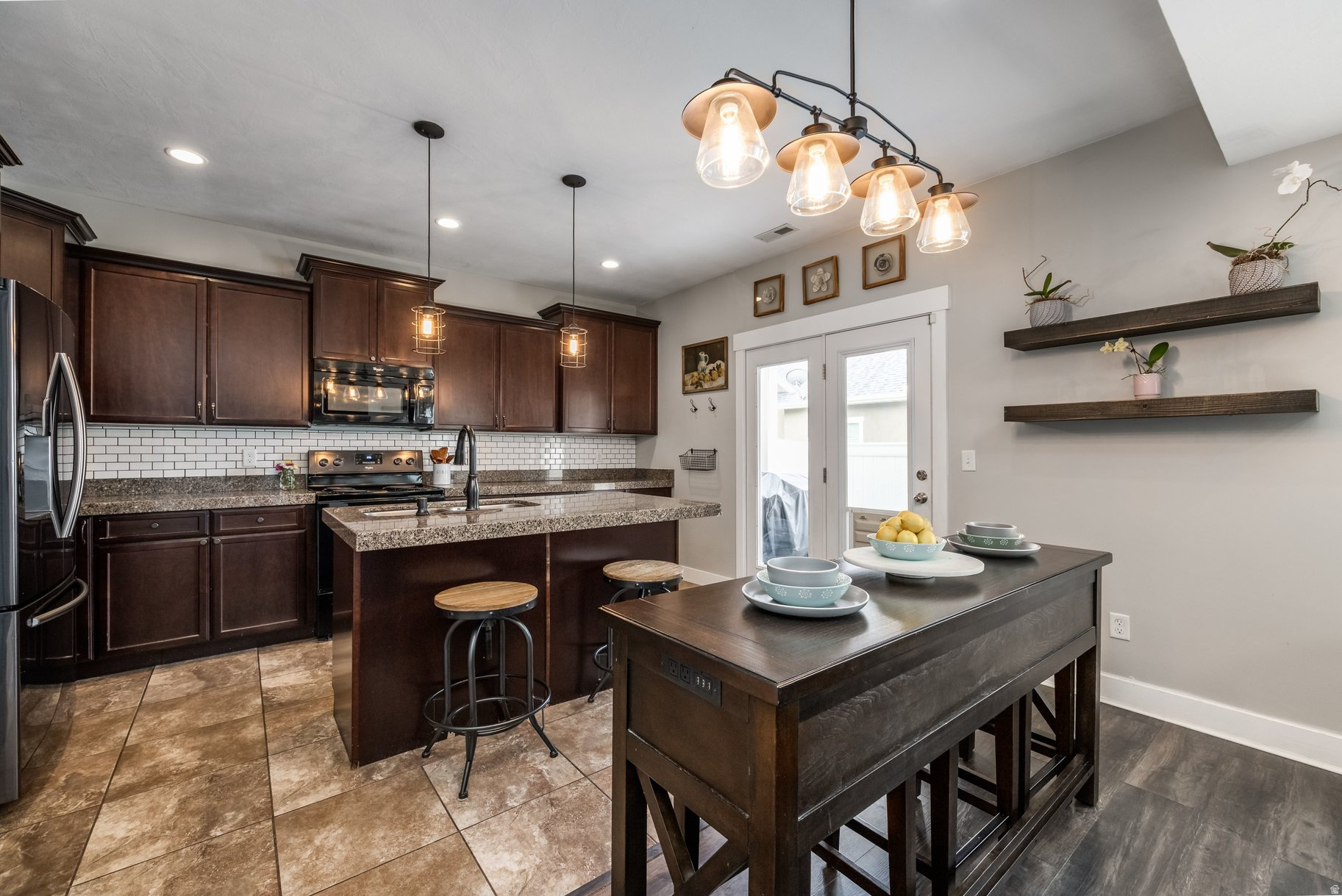 RESIDENCES AT PARK AVENUE - Residential