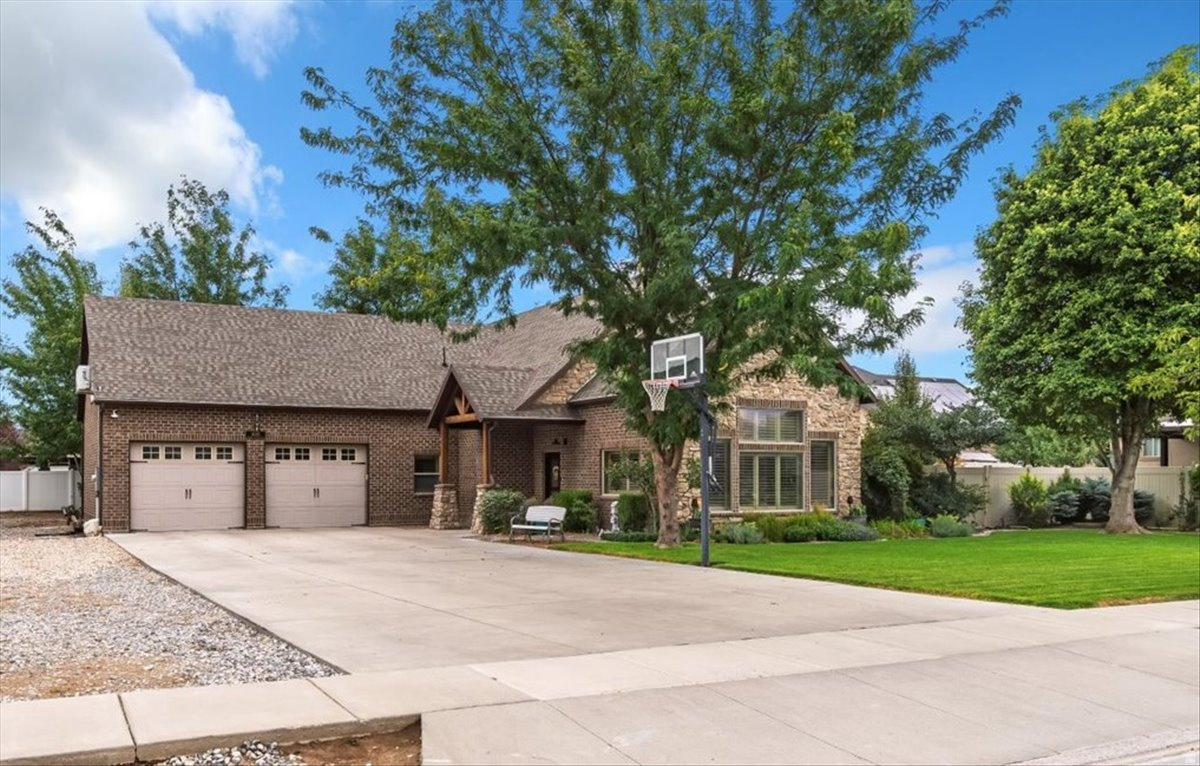 FLINT FARMS ESTATES - Residential