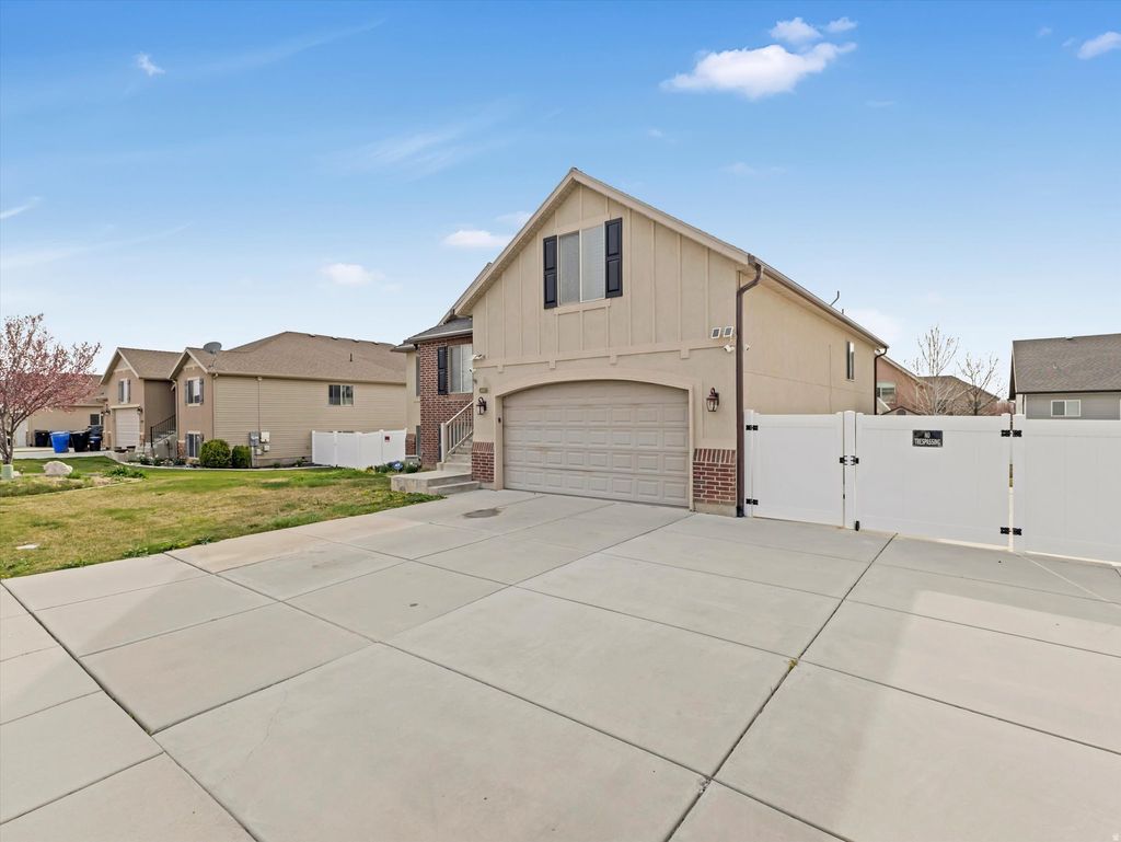 Photo of 3057 N 3325 W, Plain City, UT 84404 (MLS # 2141360)