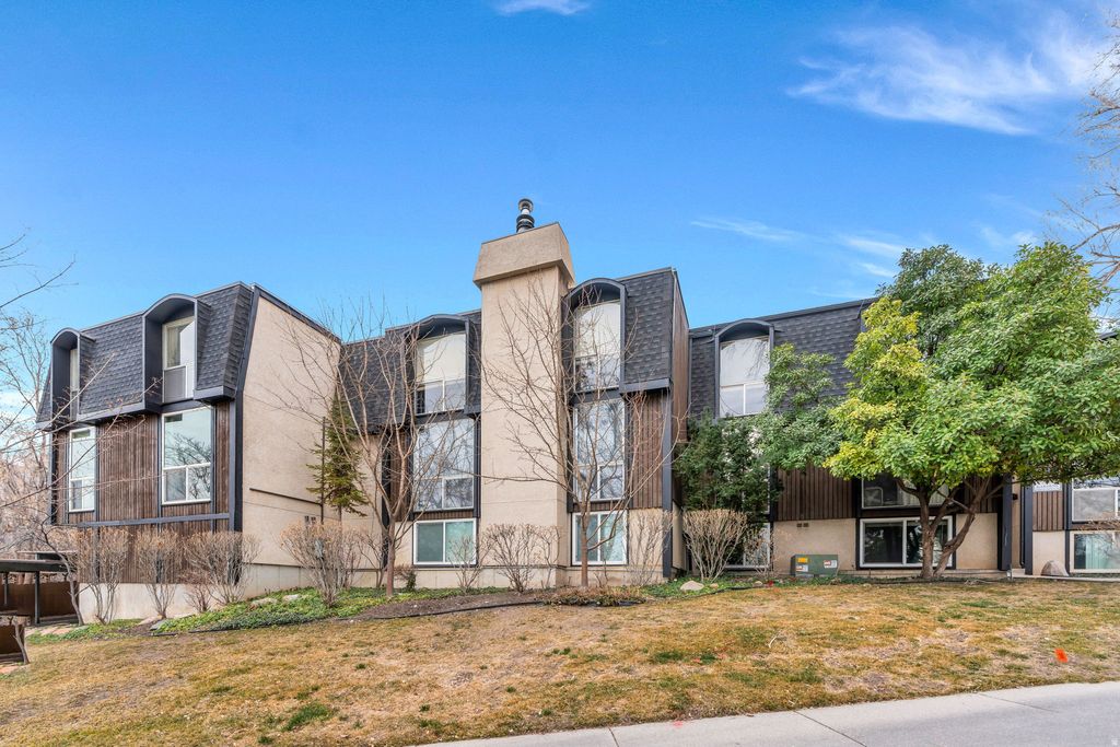 Photo of 438 N CENTER ST W #201, Salt Lake City, UT 84103 (MLS # 2136583)