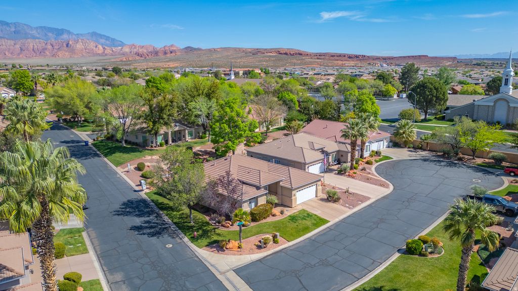 Photo of 866 W SANDPIPER PL, Washington, UT 84780 (MLS # 2147129)