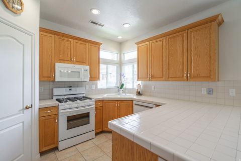 Tiny photo for 866 W SANDPIPER PL, Washington, UT 84780 (MLS # 2147129)