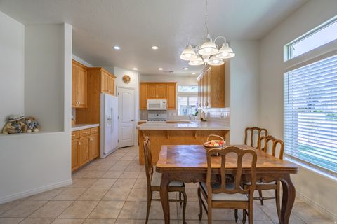 Tiny photo for 866 W SANDPIPER PL, Washington, UT 84780 (MLS # 2147129)