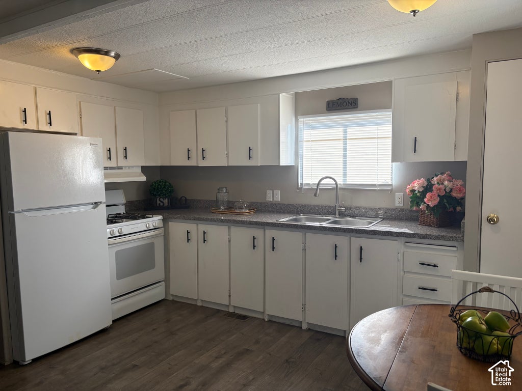 Photo of 3023 S CONSTITUTION DR W, West Valley City, UT 84119 (MLS # 2190484)