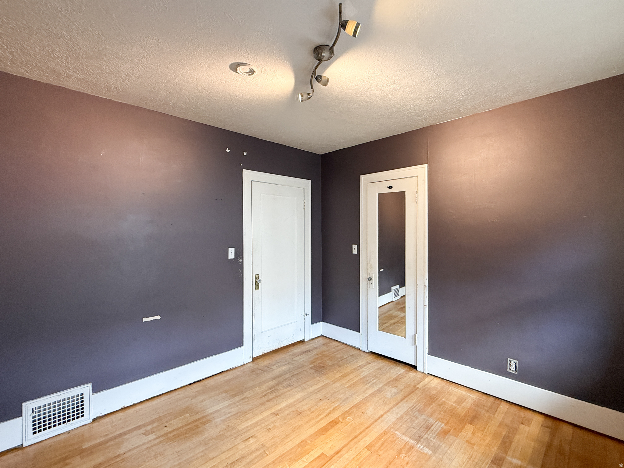 NOB HILL - Residential