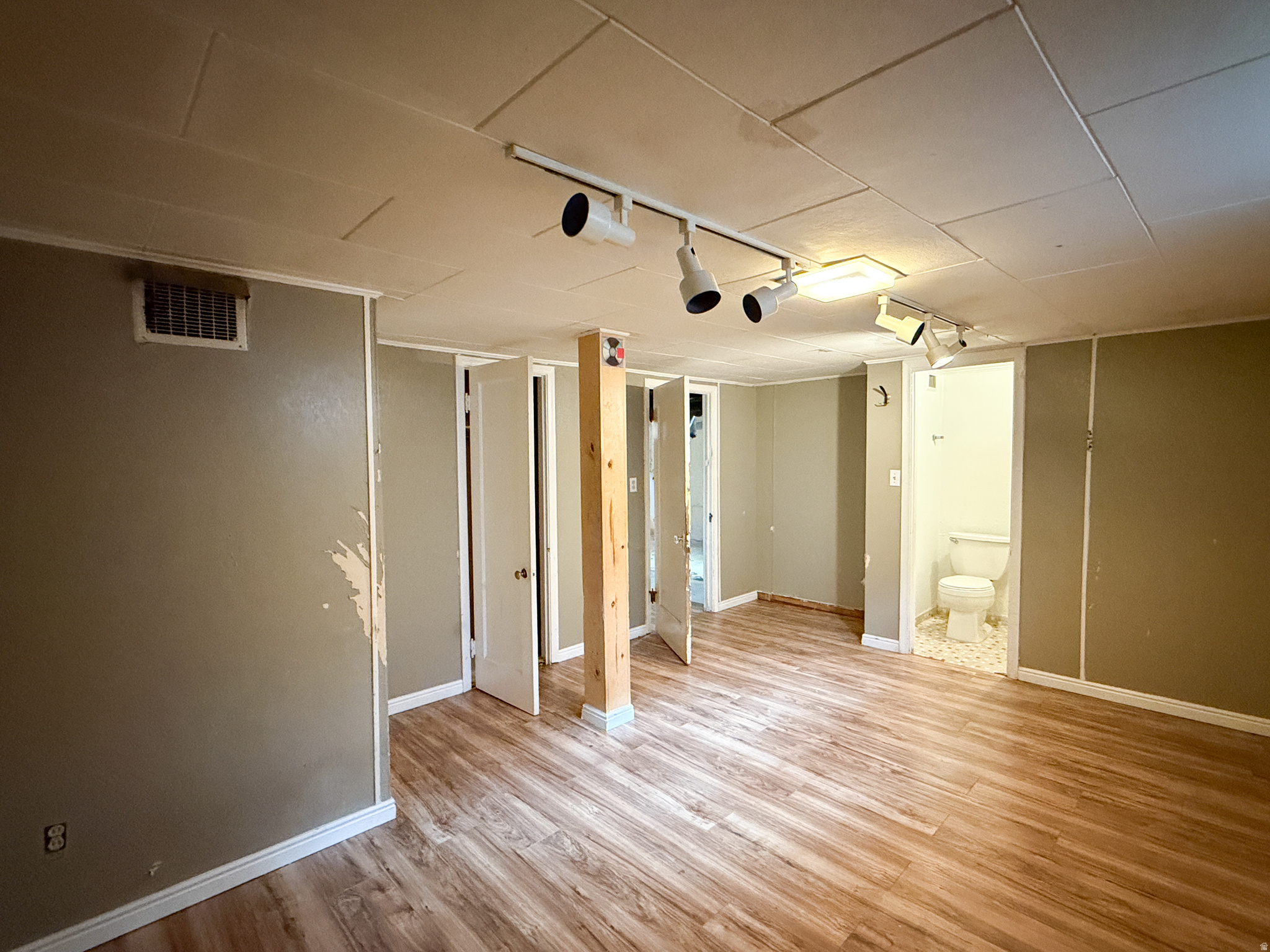 NOB HILL - Residential