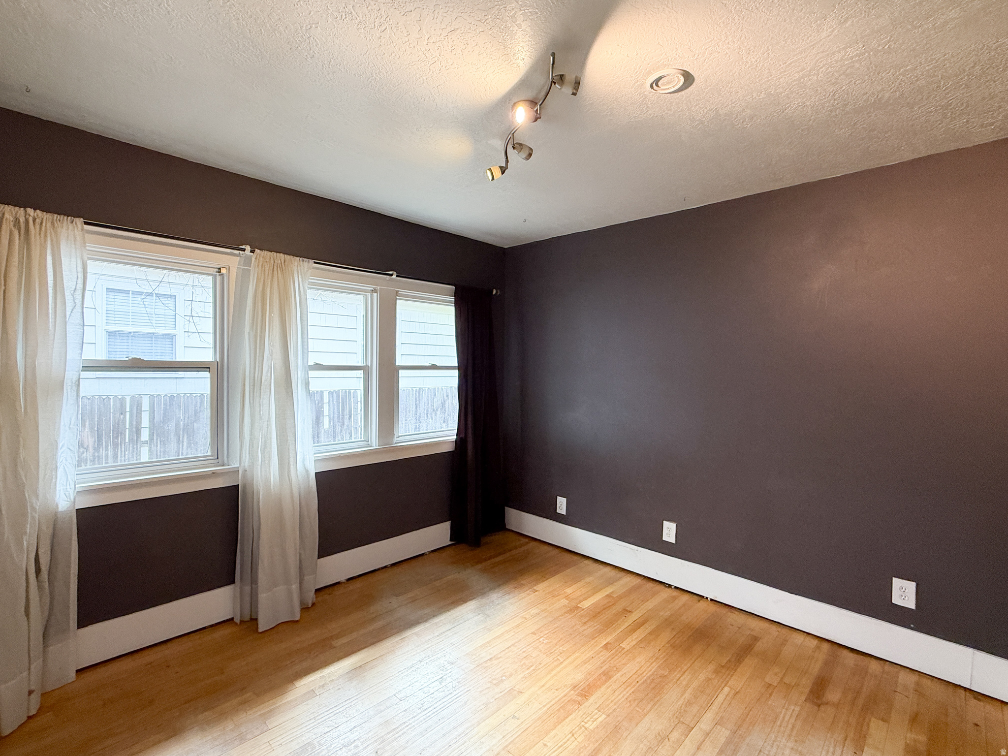 NOB HILL - Residential