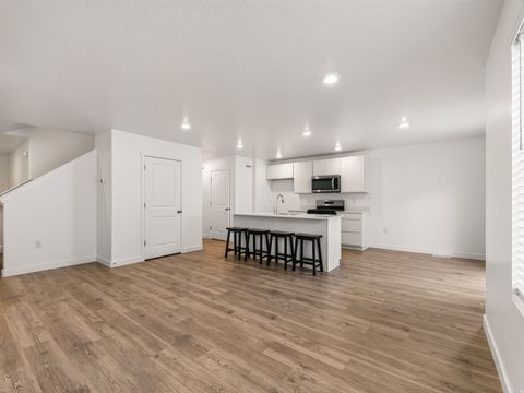 Tiny photo for 1721 E ALBION DR #1005, Salem, UT 84653 (MLS # 2173644)