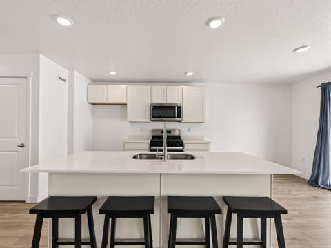 Tiny photo for 1721 E ALBION DR #1005, Salem, UT 84653 (MLS # 2173644)