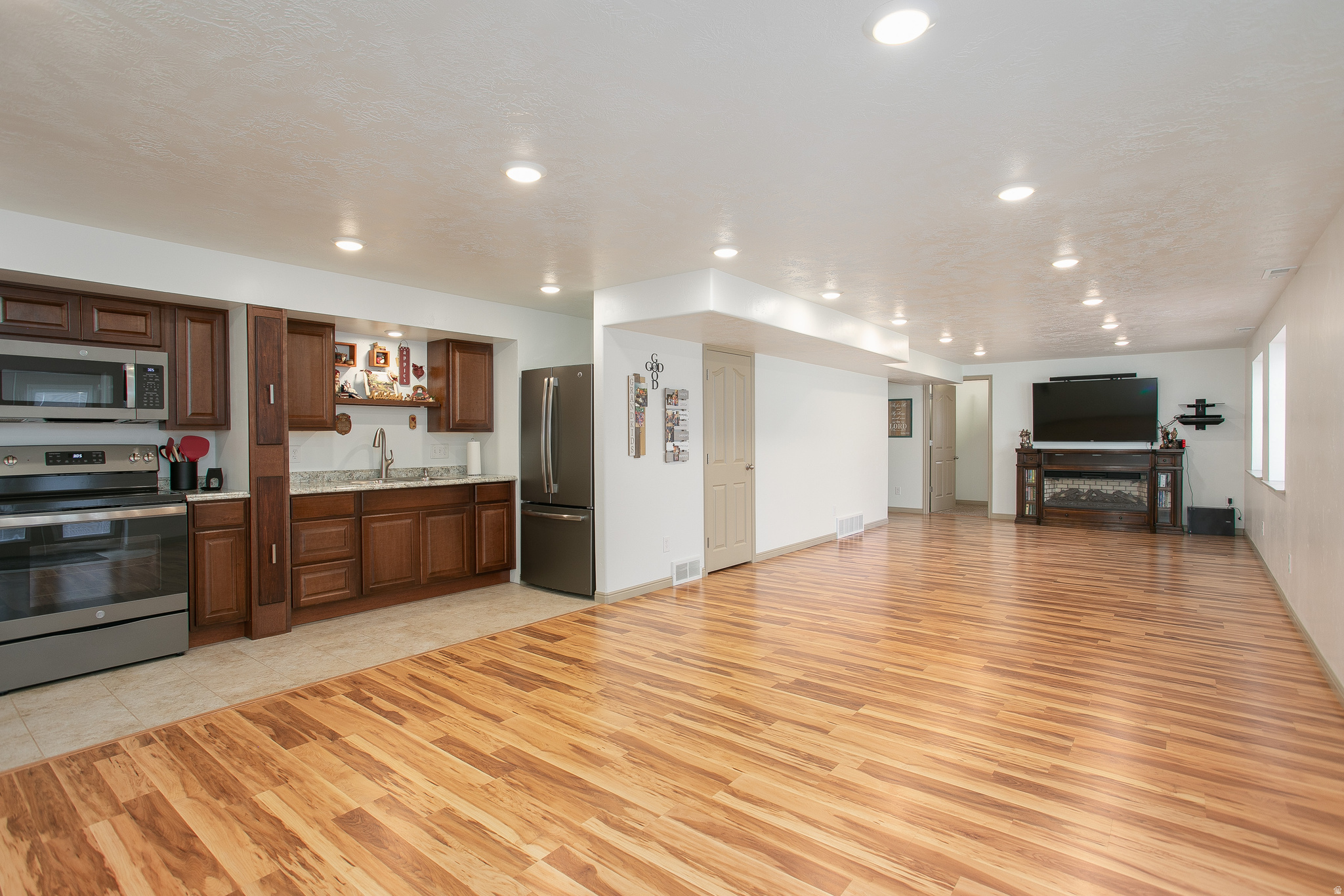 DEER MEADOW - Residential