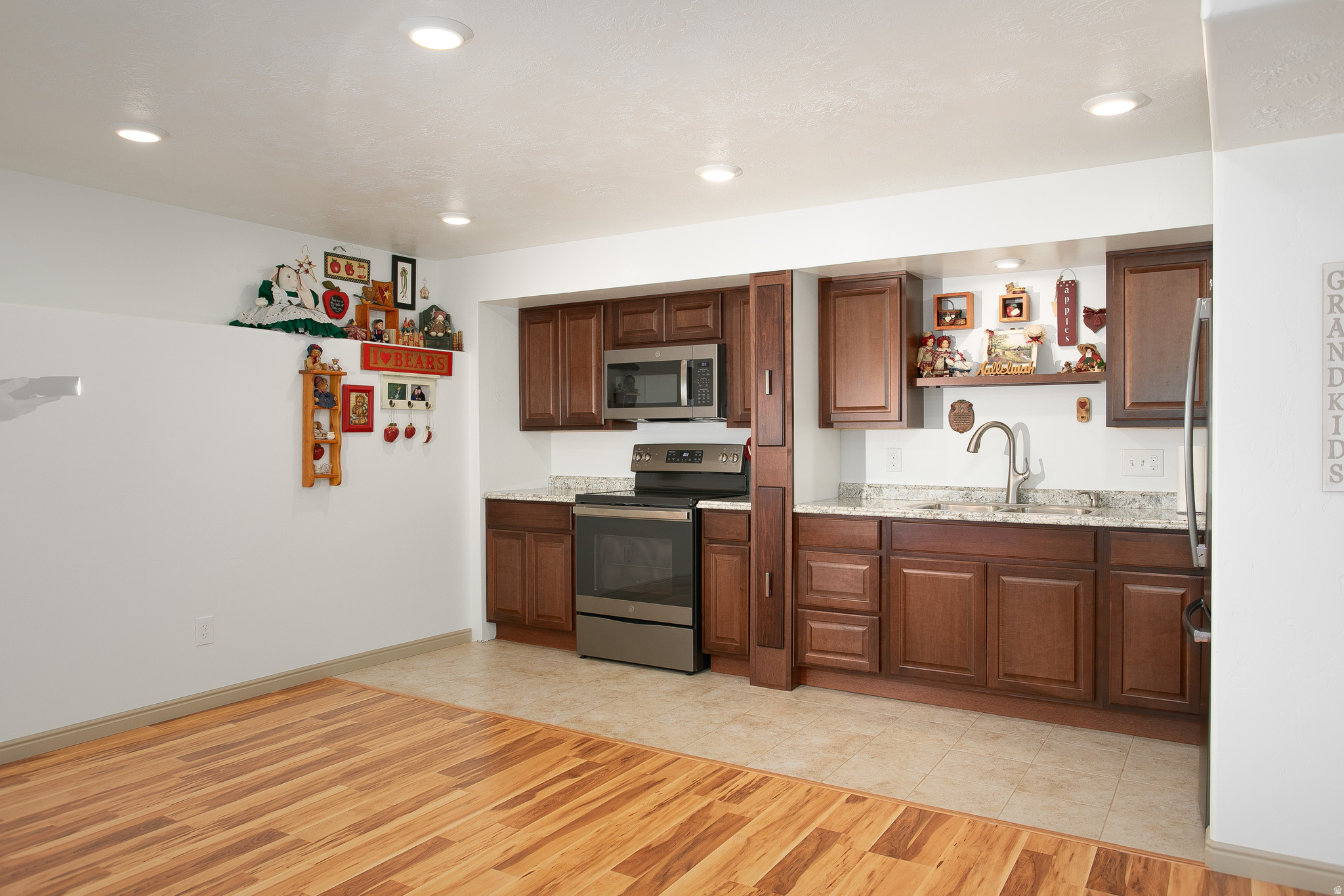 DEER MEADOW - Residential