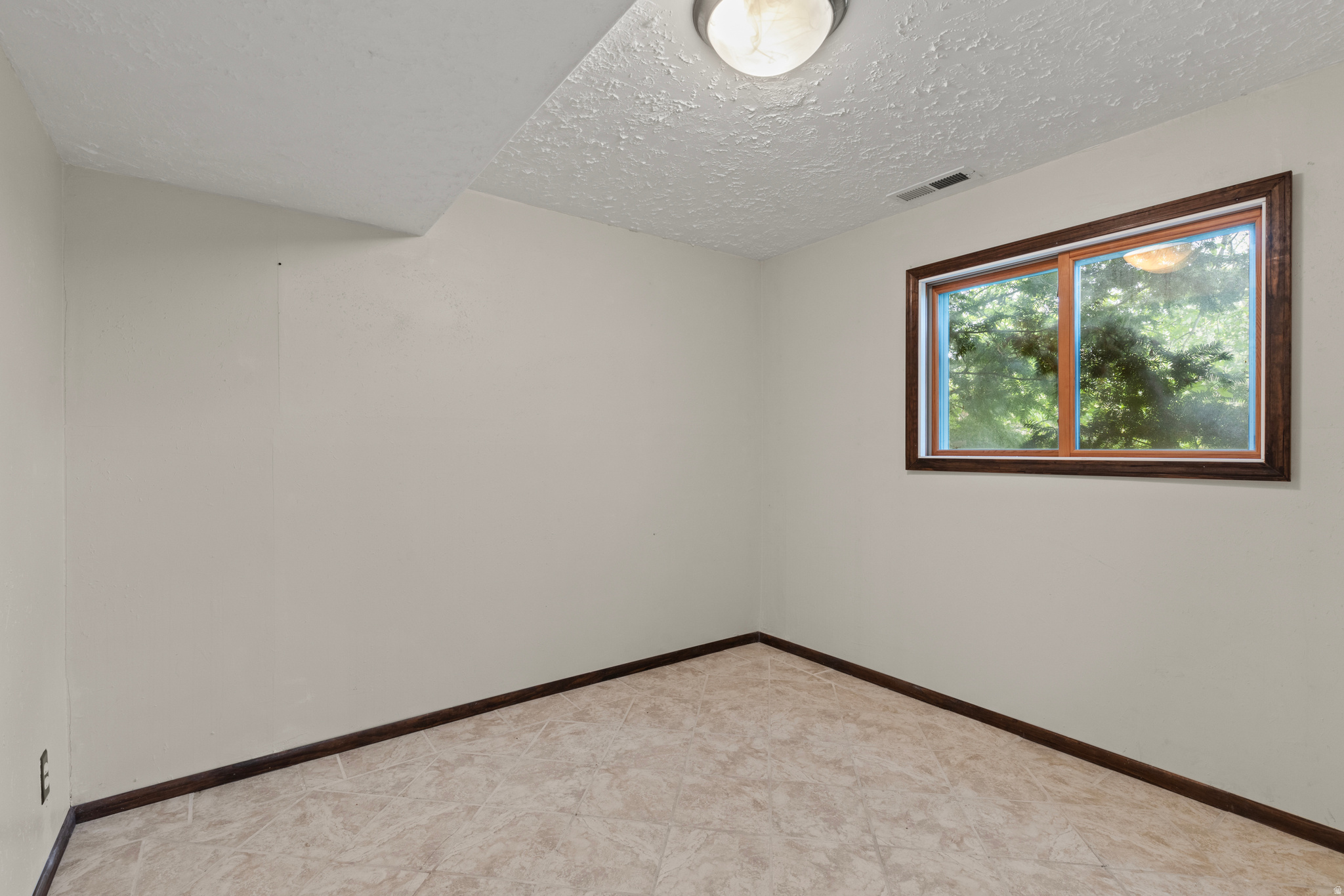 COUNTRY MANOR - Residential