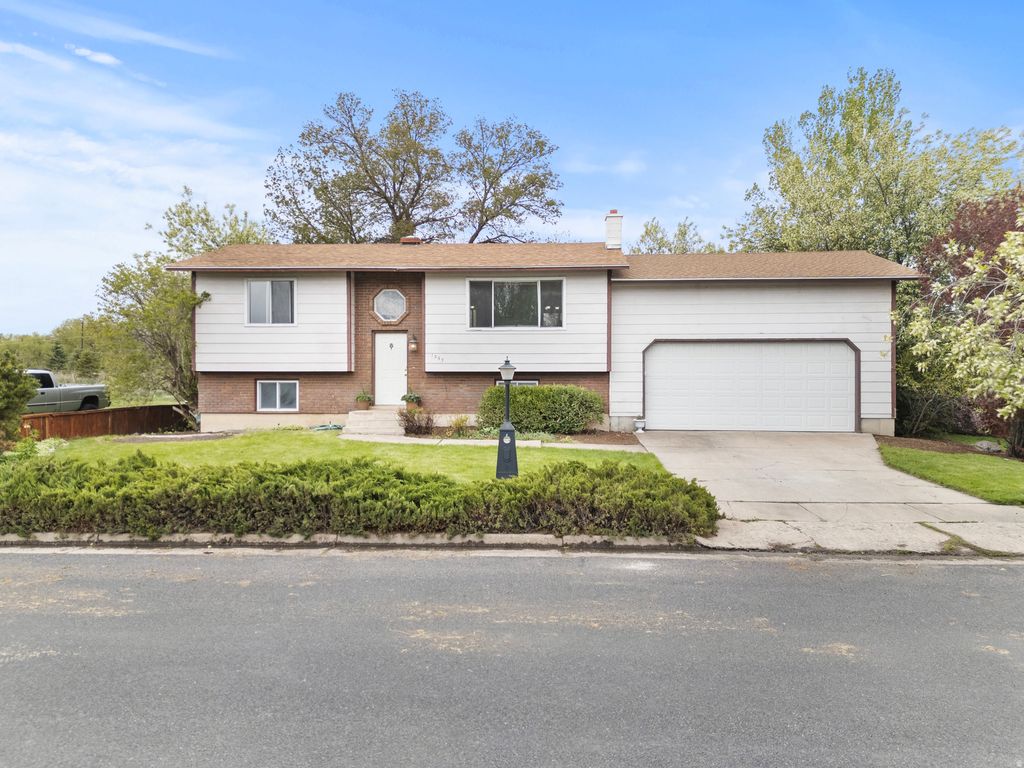 Photo of 1353 COUNTRY MANOR DR, Logan, UT 84321 (MLS # 2151925)