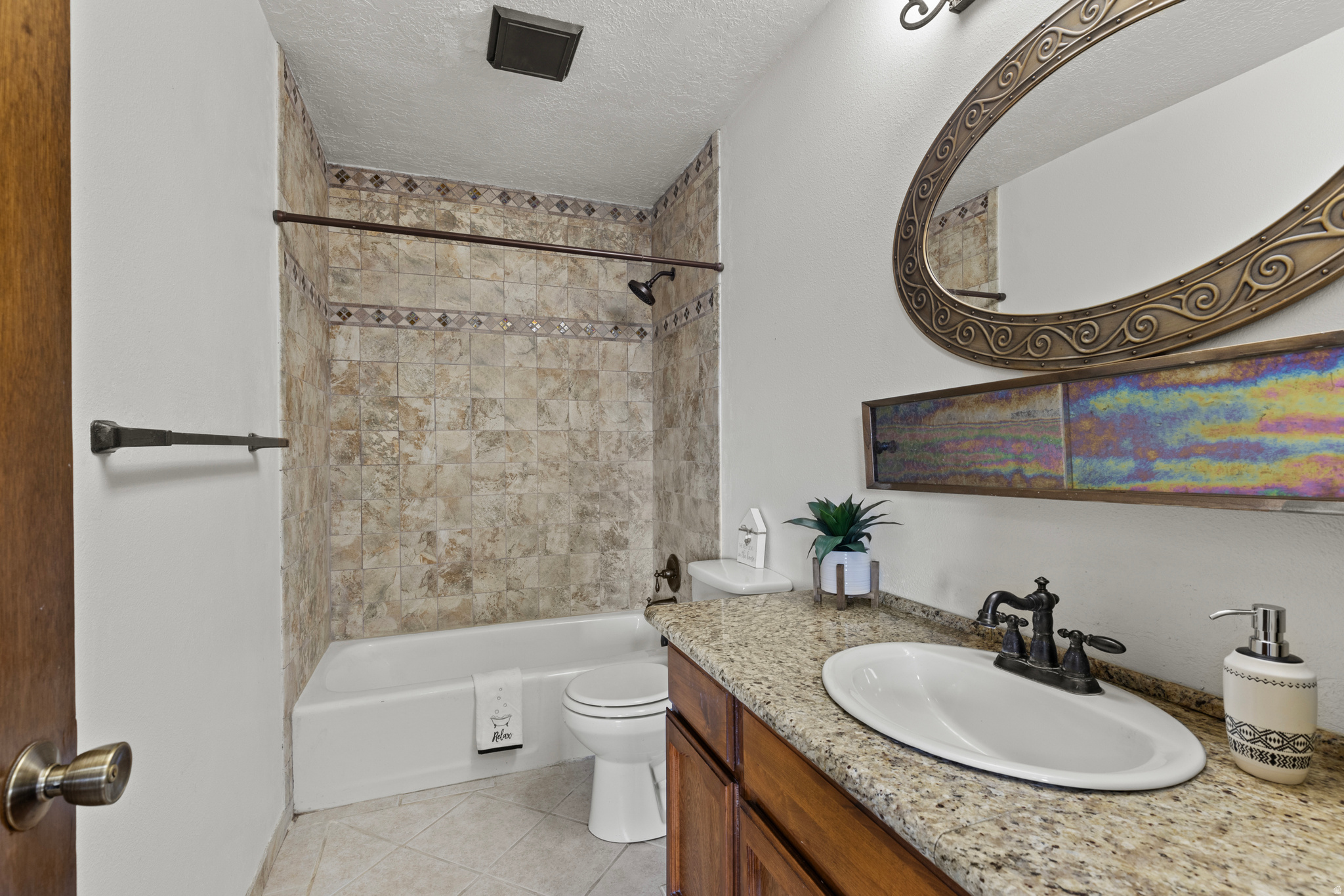 COUNTRY MANOR - Residential