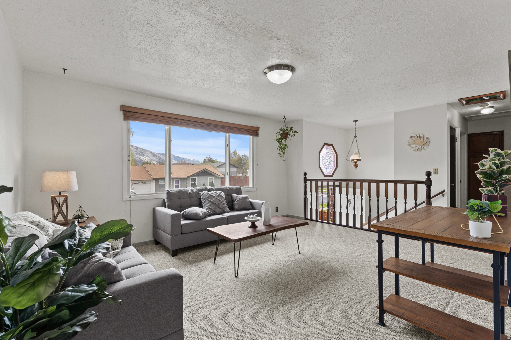 COUNTRY MANOR - Residential