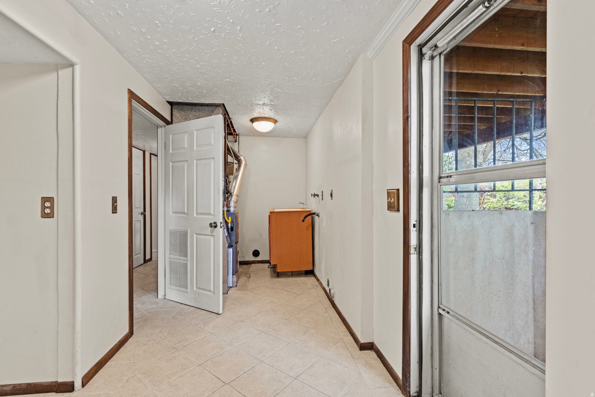 COUNTRY MANOR - Residential