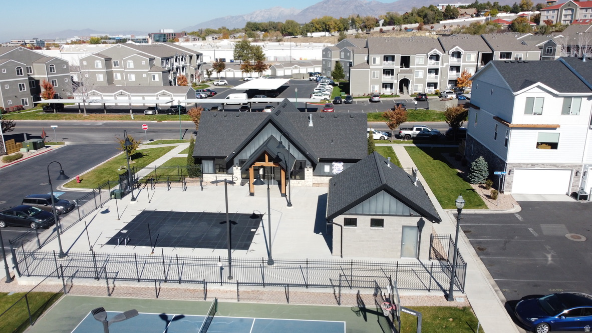 LEXINGTON TOWNS - Residential