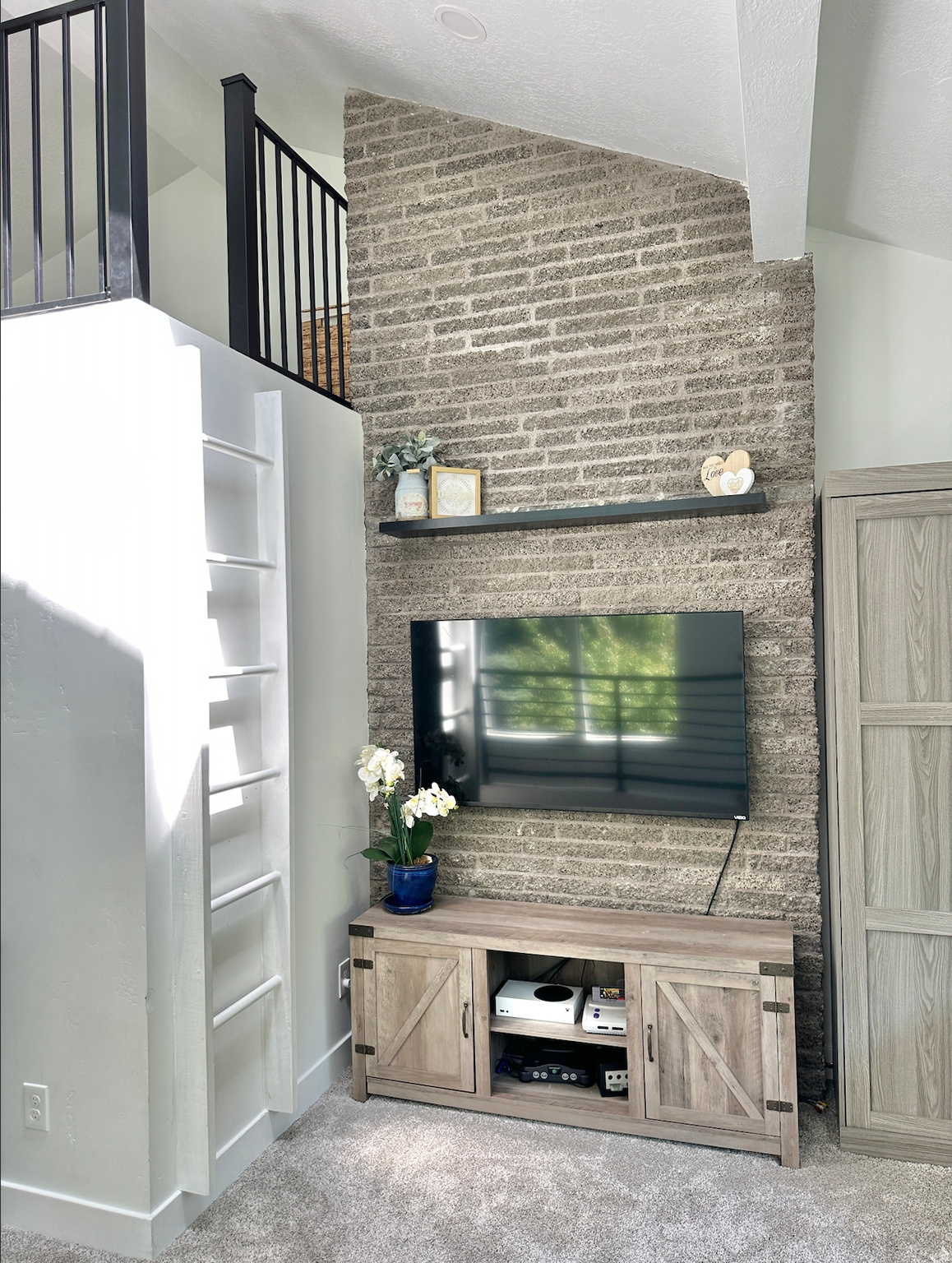 RIDGE - Residential