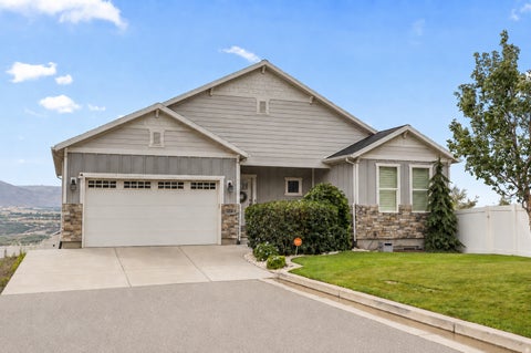 Photo of 614 W REGENT GARDEN LN, Bluffdale, UT 84065 (MLS # 2179429)