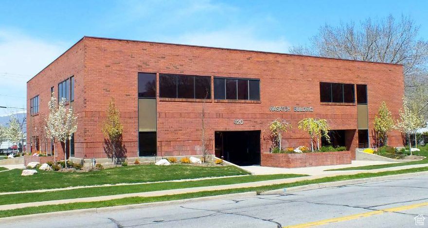 938 SF available  $18.50/SF full service  Professional office building  Tenant pays janitorial  Parking stalls: 56