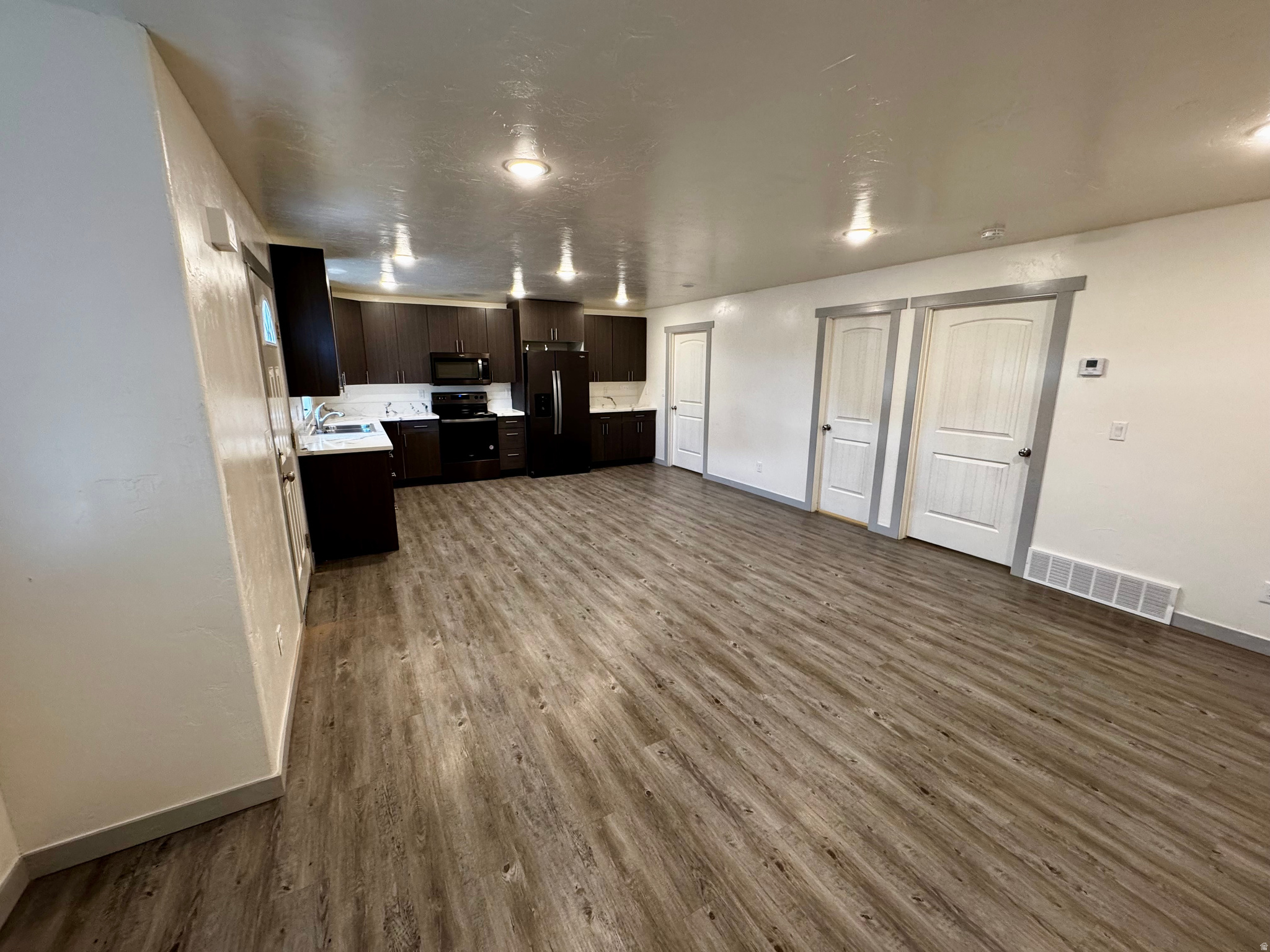 RIVER HEIGHTS - Residential