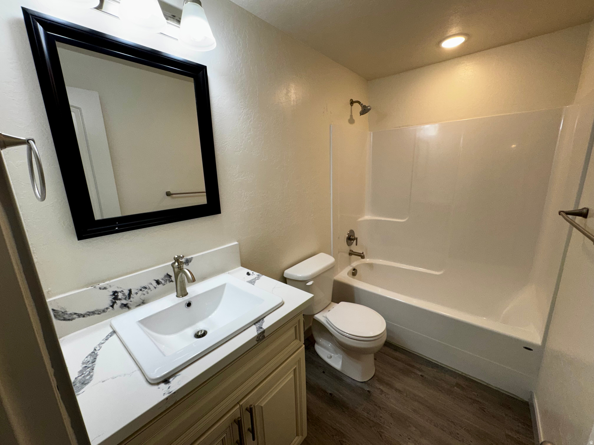 RIVER HEIGHTS - Residential