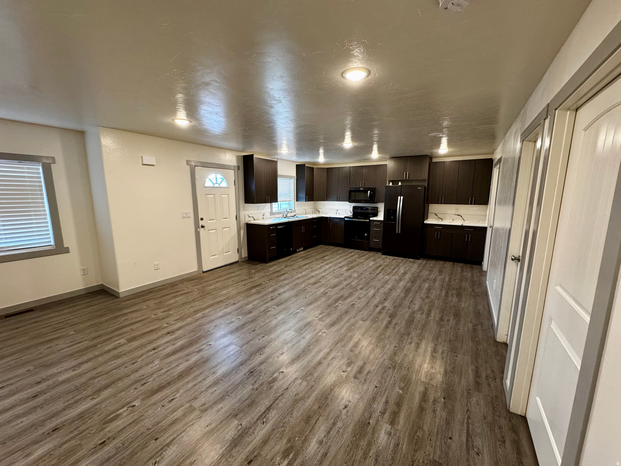 RIVER HEIGHTS - Residential