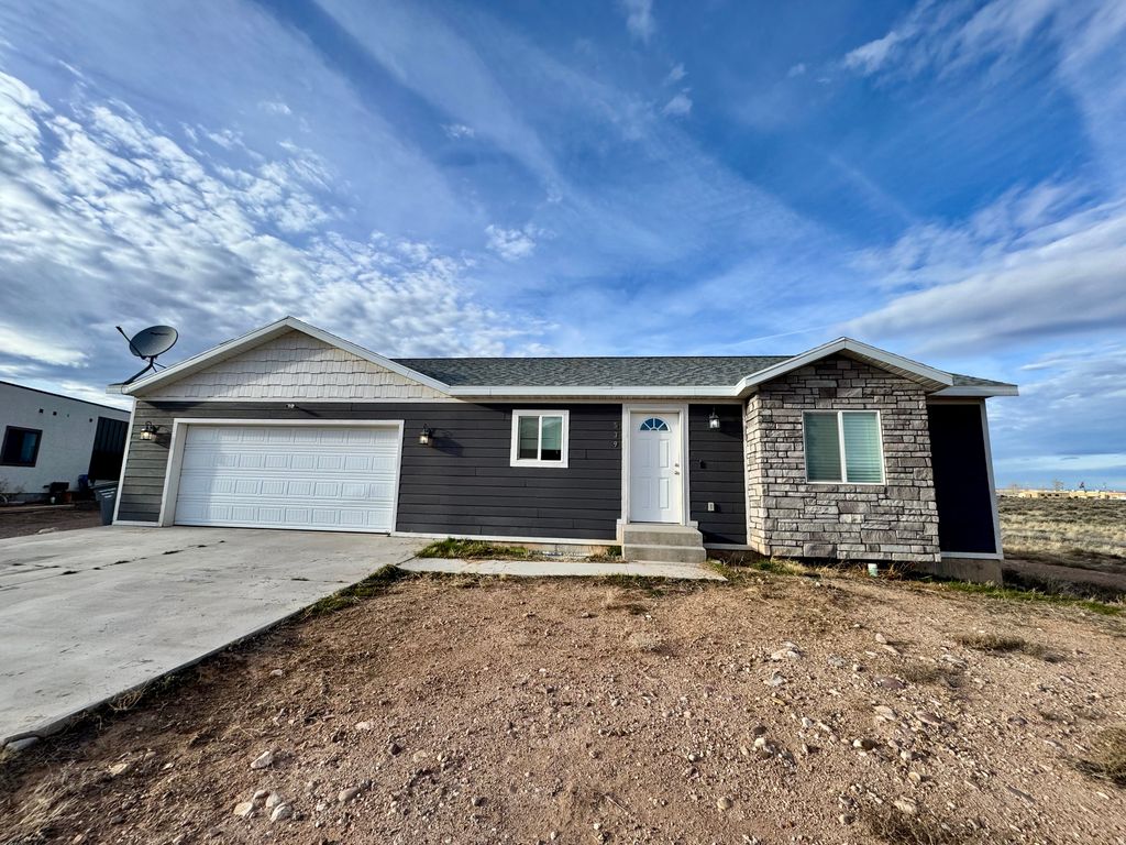 Photo of 539 E RIVER HEIGHTS DR, Duchesne, UT 84021 (MLS # 2140124)