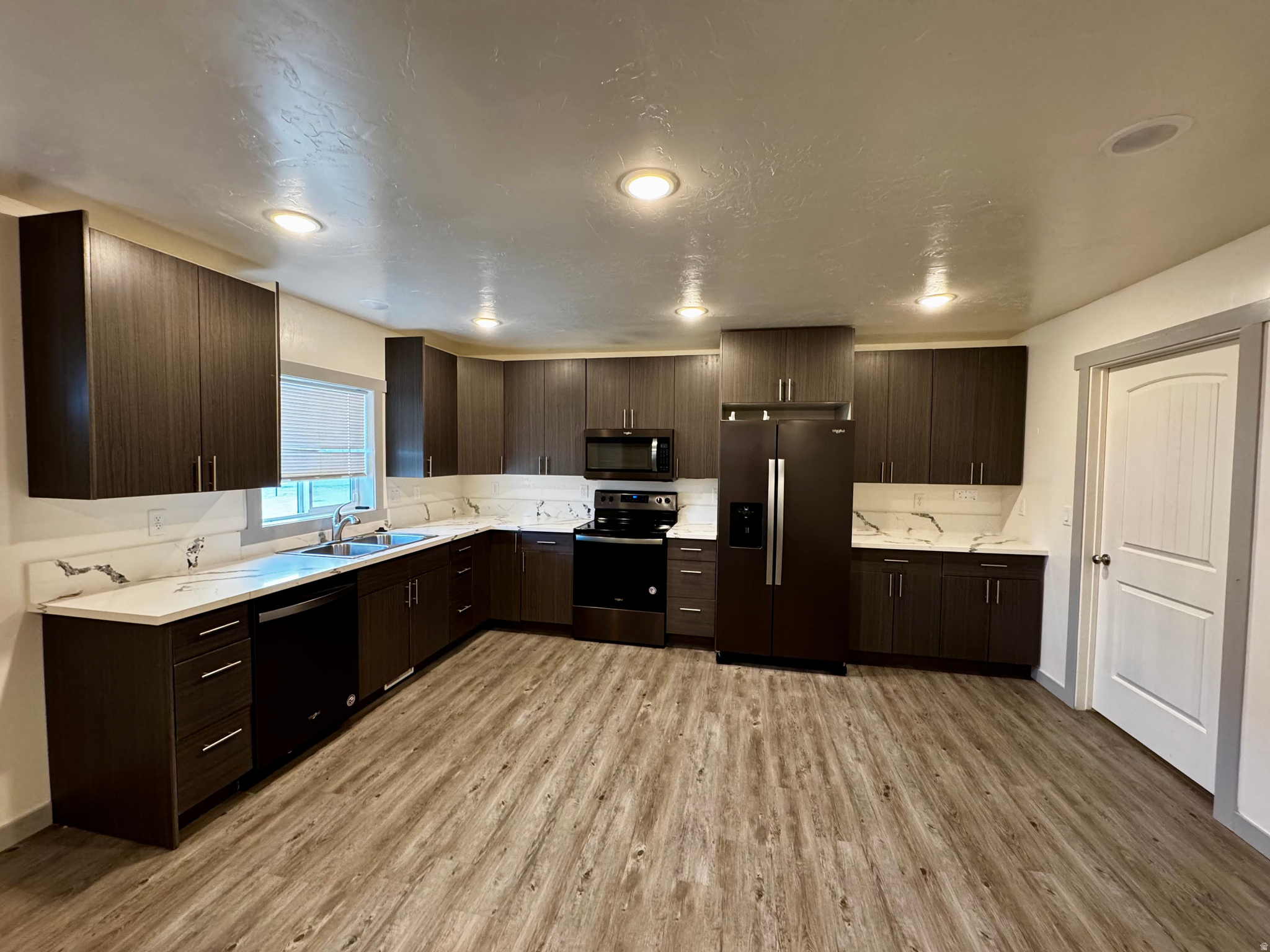 RIVER HEIGHTS - Residential