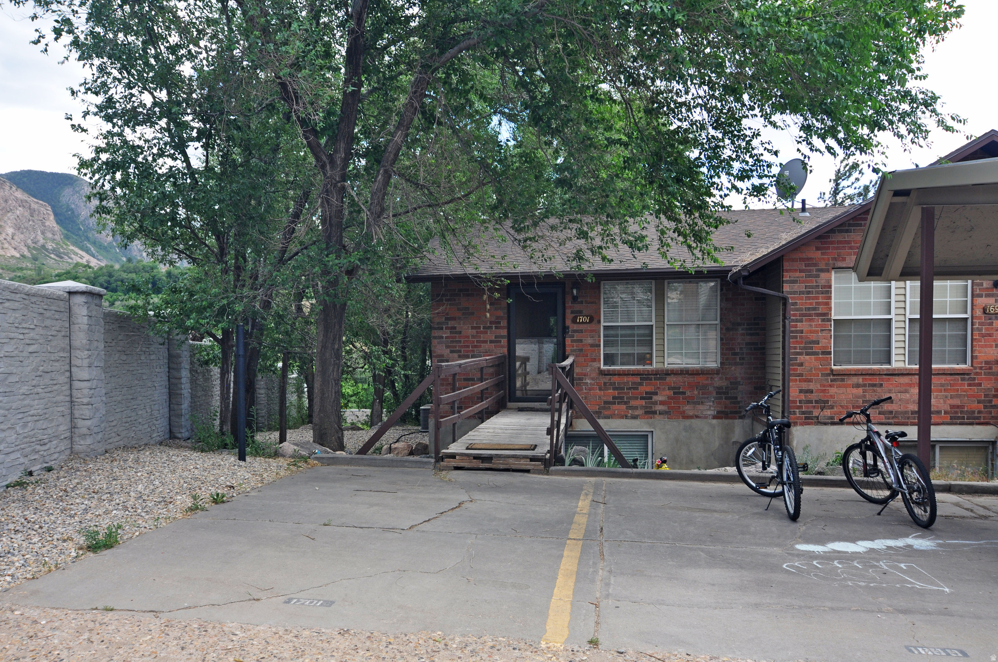 CANYON TERRACE - Residential