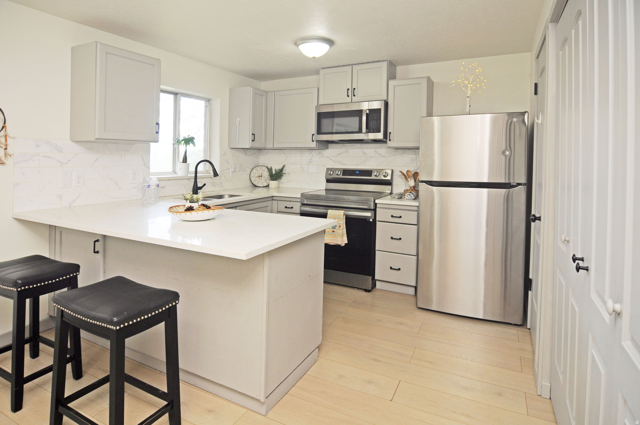 CANYON TERRACE - Residential