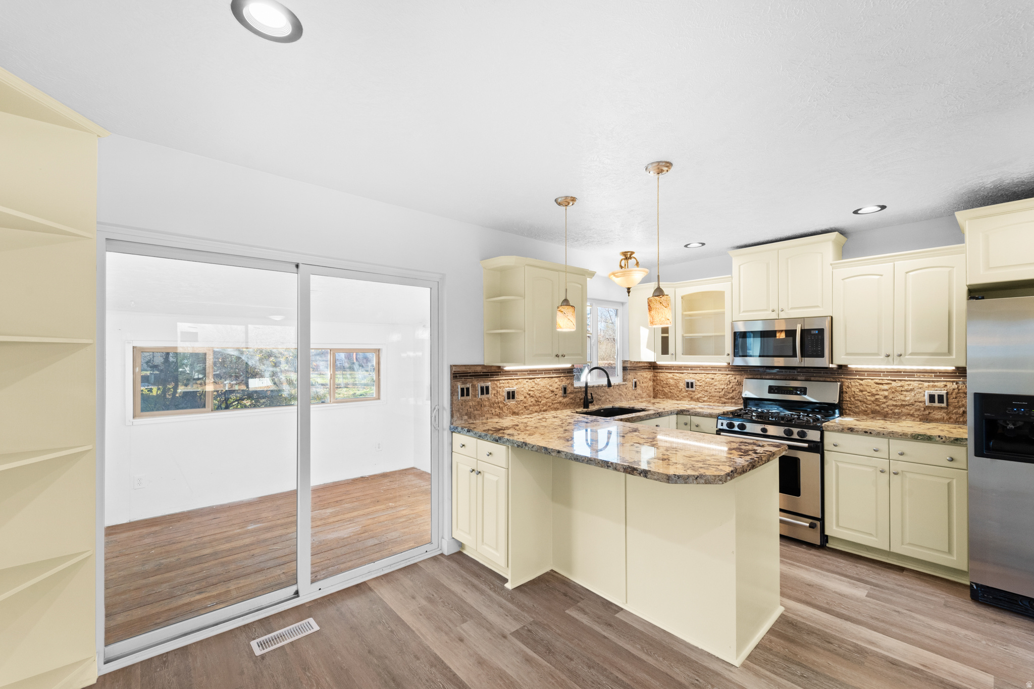 ROYAL WEST - Residential