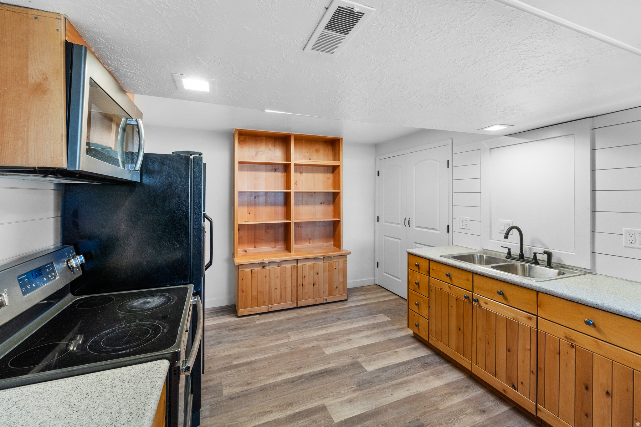 ROYAL WEST - Residential