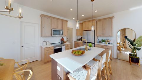 Photo of 412 E LUNA CIR #62, Salem, UT 84653 (MLS # 2126756)