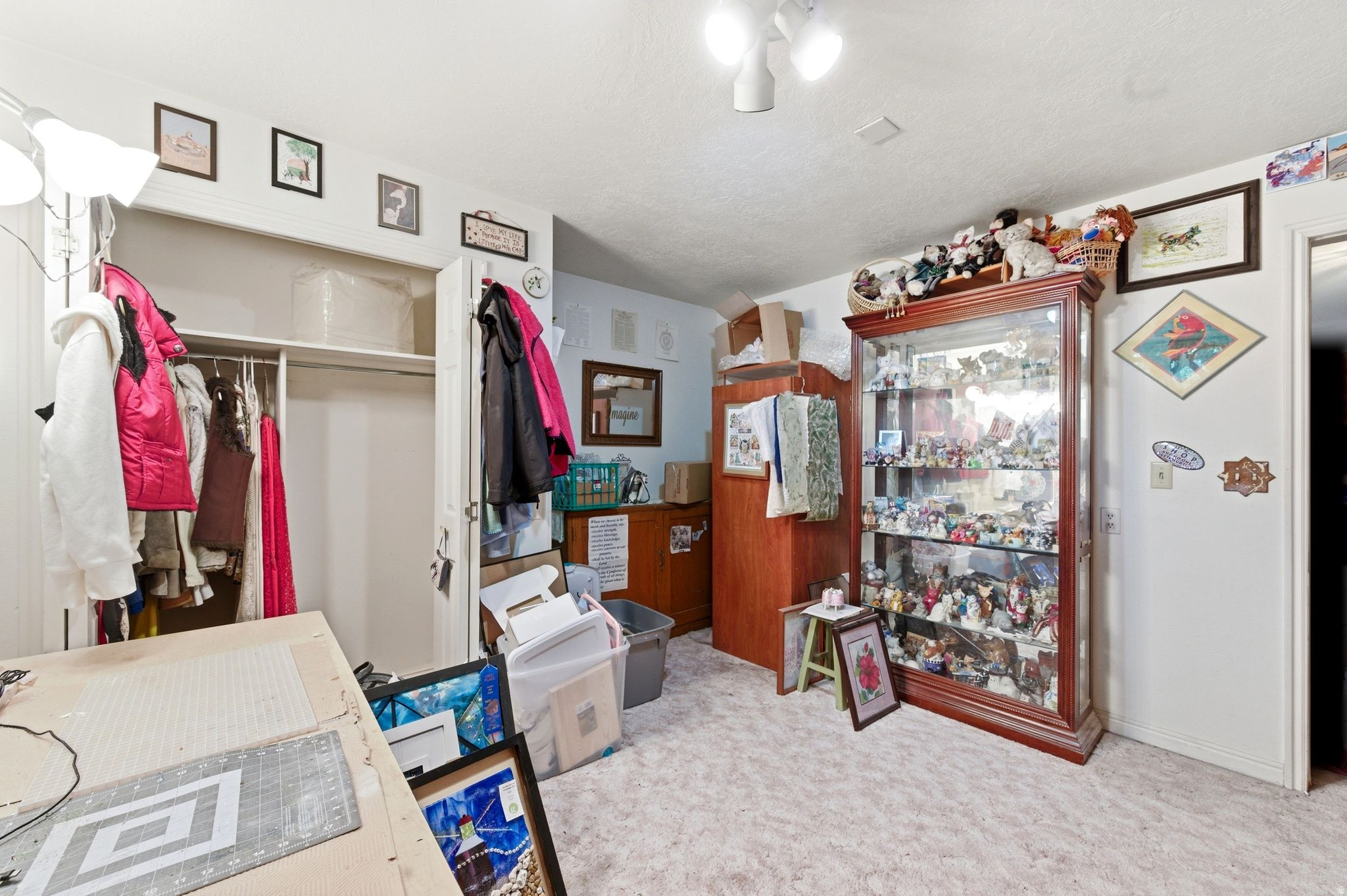 VALLEY HILLS - Residential