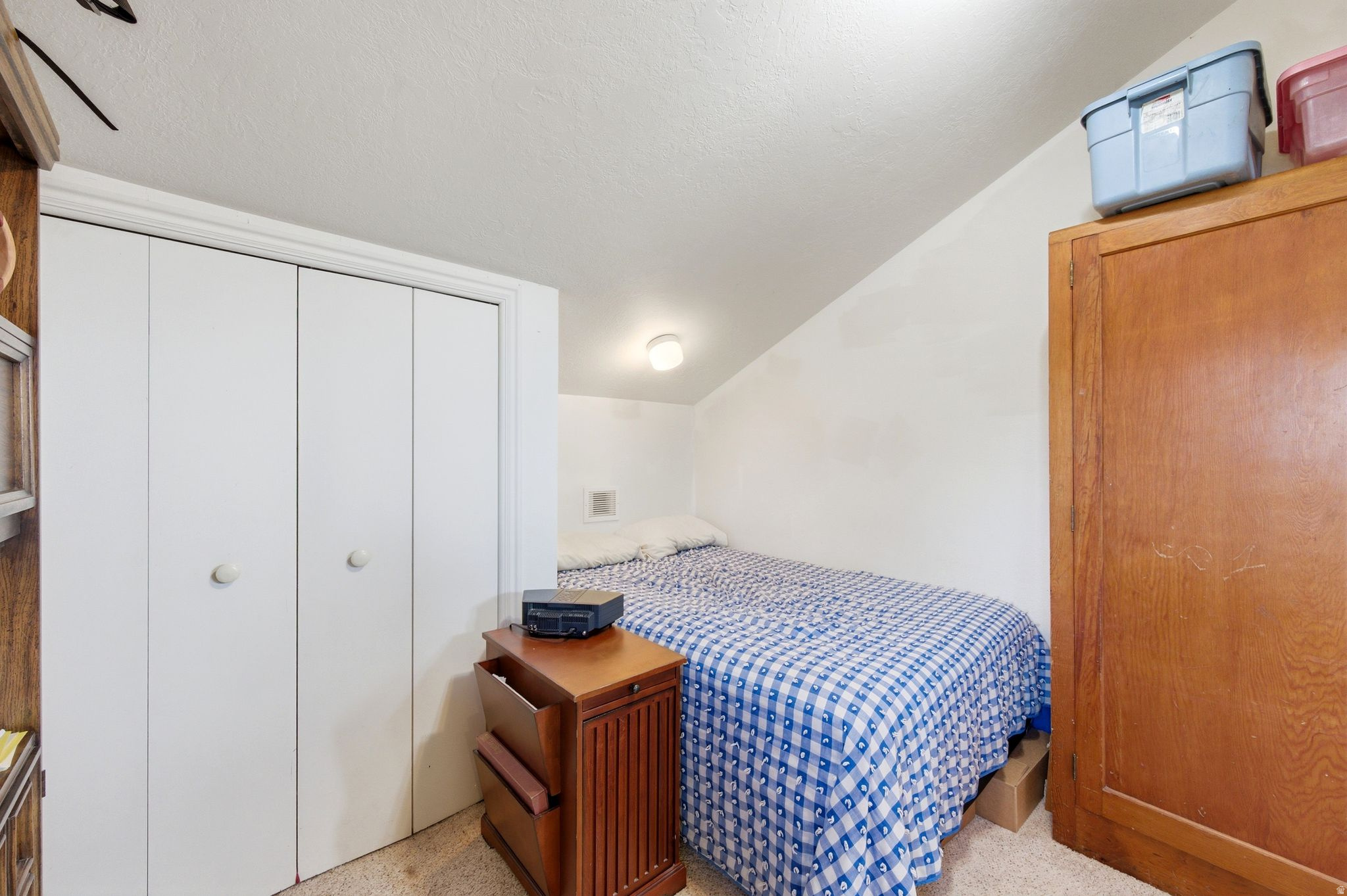 VALLEY HILLS - Residential