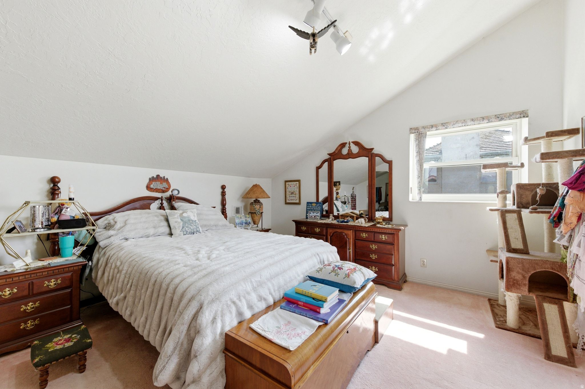 VALLEY HILLS - Residential