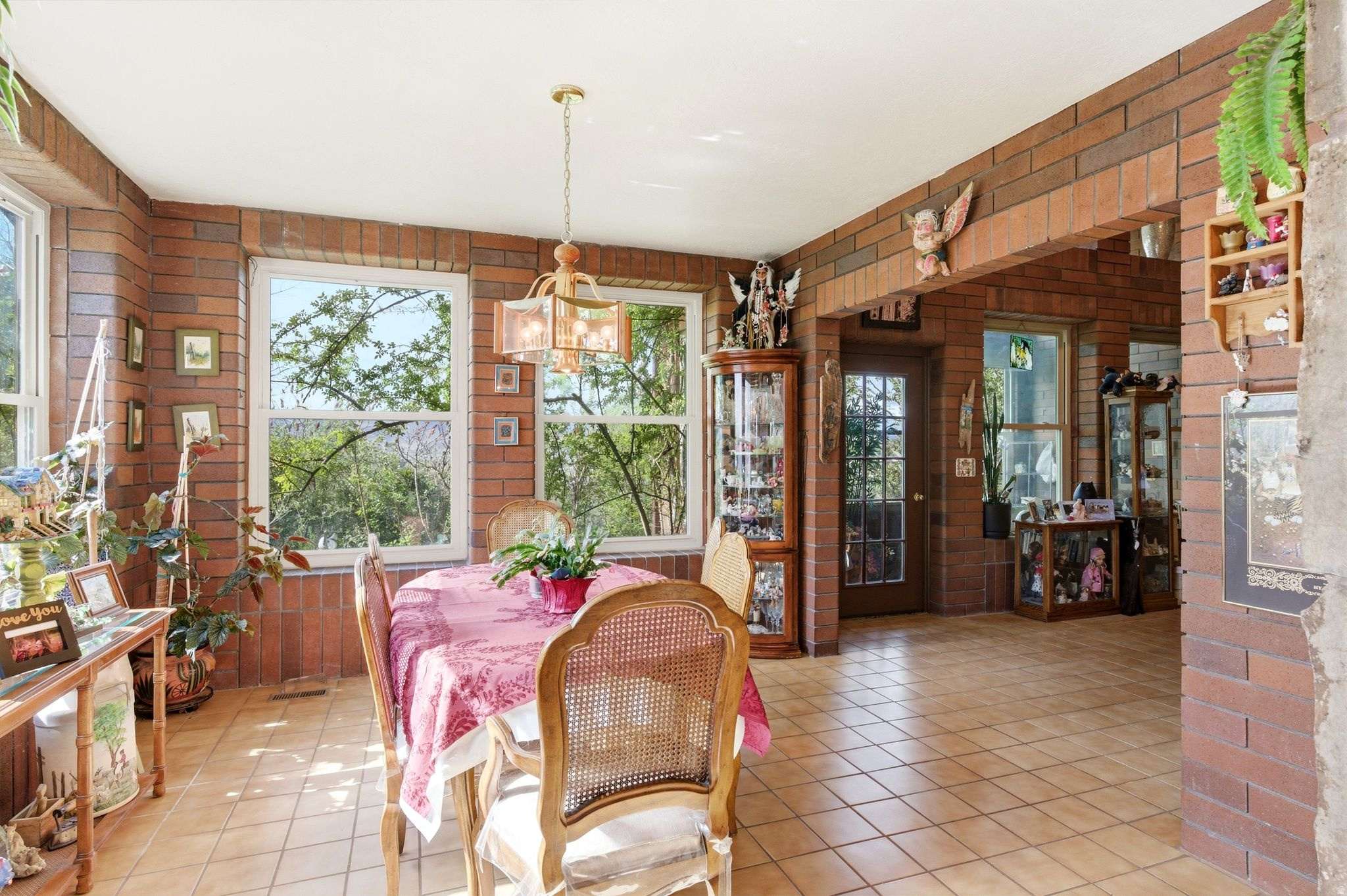 VALLEY HILLS - Residential