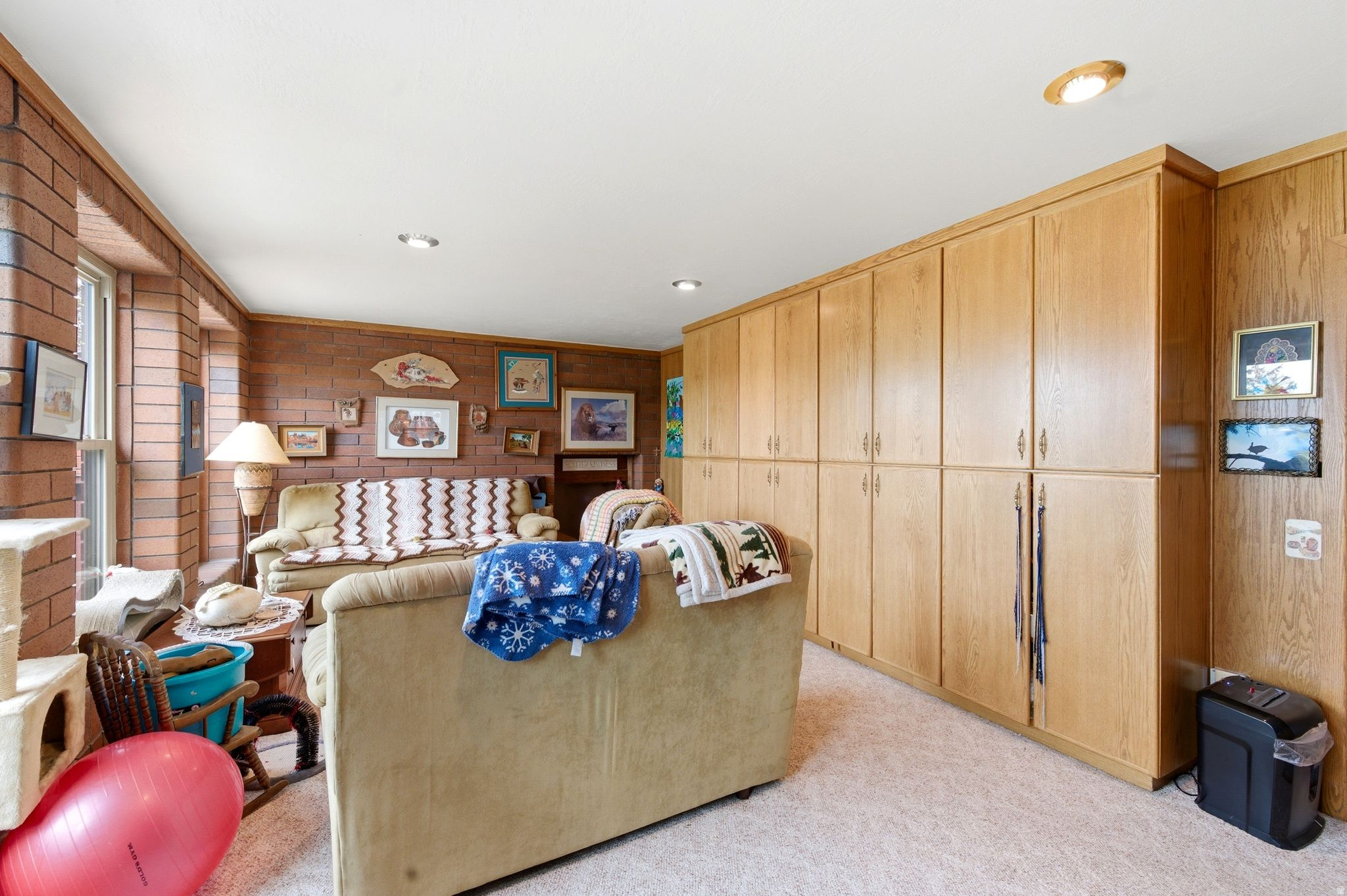 VALLEY HILLS - Residential