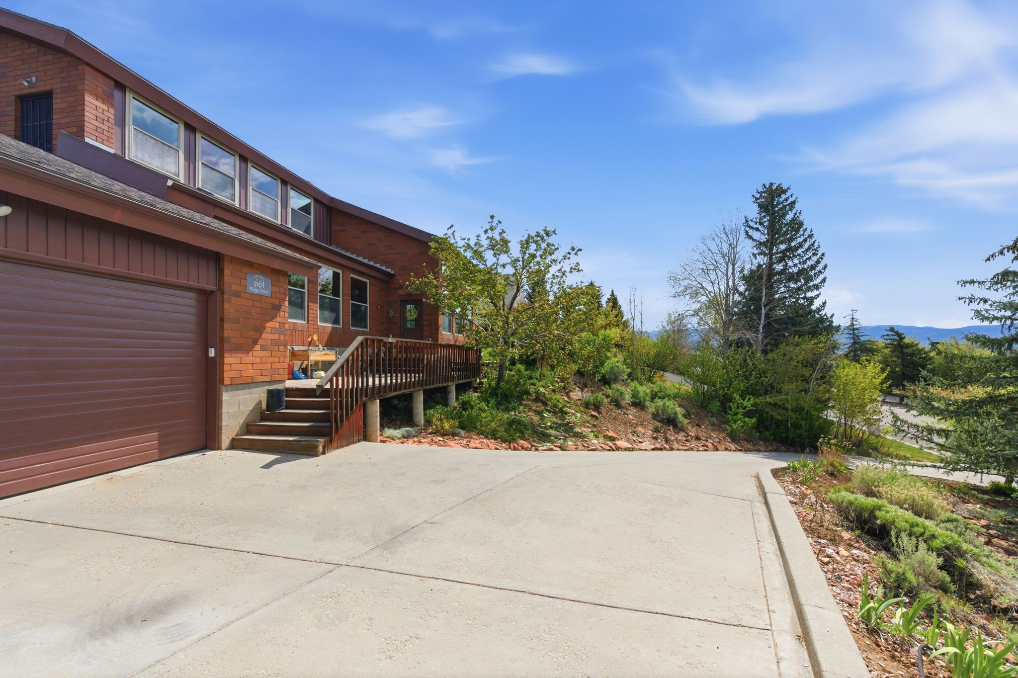 VALLEY HILLS - Residential