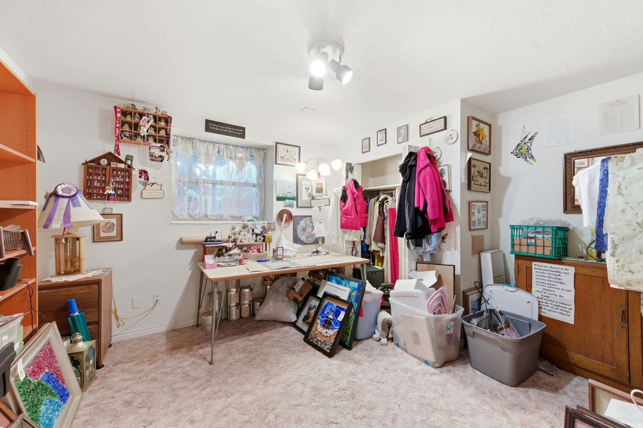 VALLEY HILLS - Residential