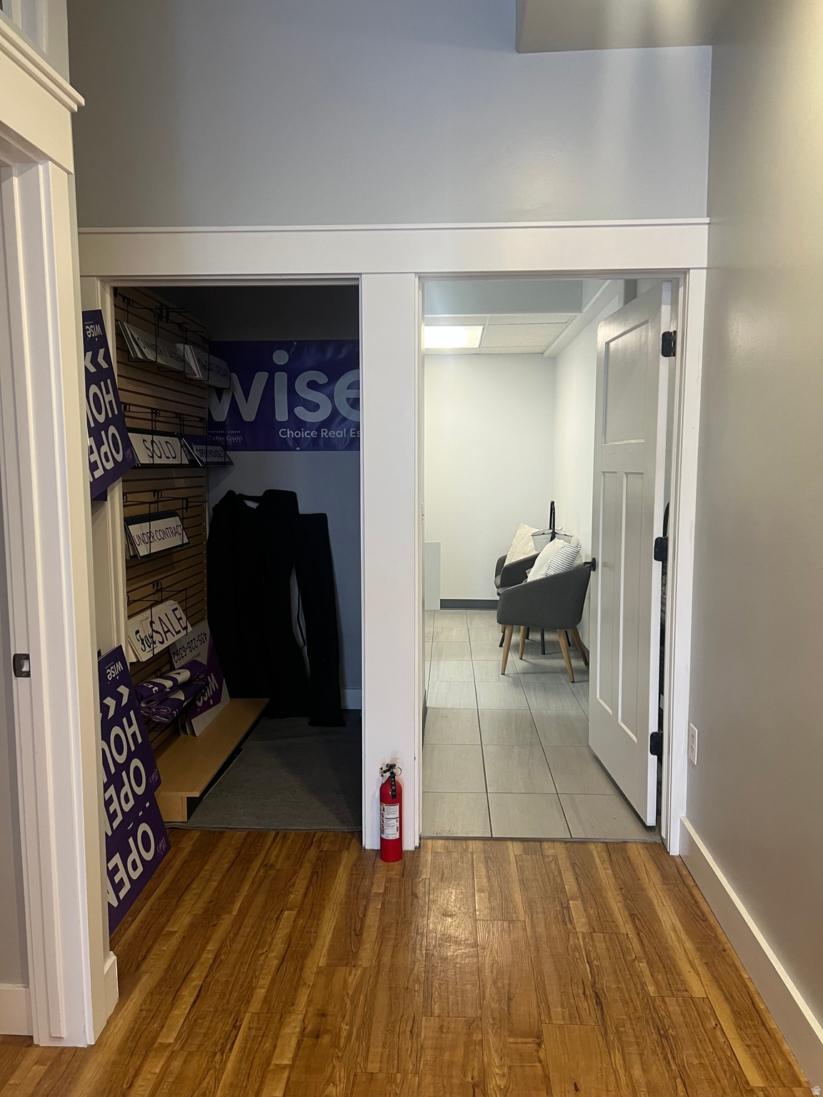 REED PLAZA - Commercial Lease