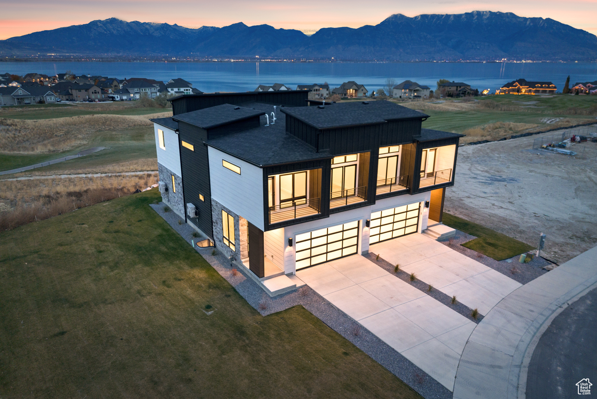 FAIRWAY TOWNHOMES - Residential