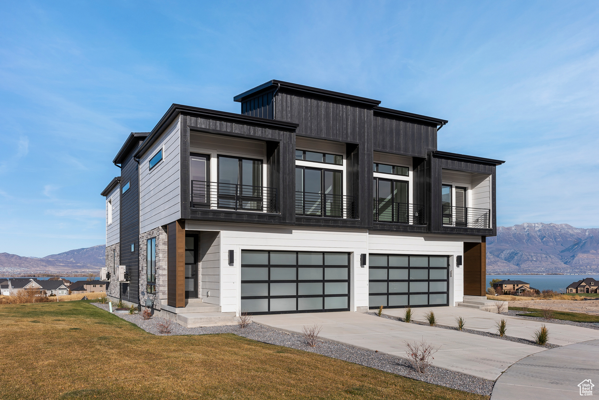 FAIRWAY TOWNHOMES - Residential