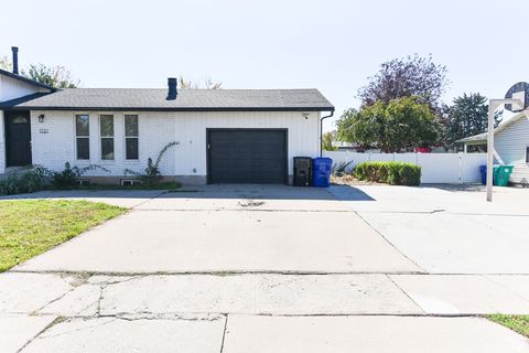 Tiny photo for 1121 W 1290 S, Syracuse, UT 84075 (MLS # 2117167)