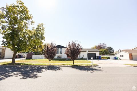 Tiny photo for 1121 W 1290 S, Syracuse, UT 84075 (MLS # 2117167)