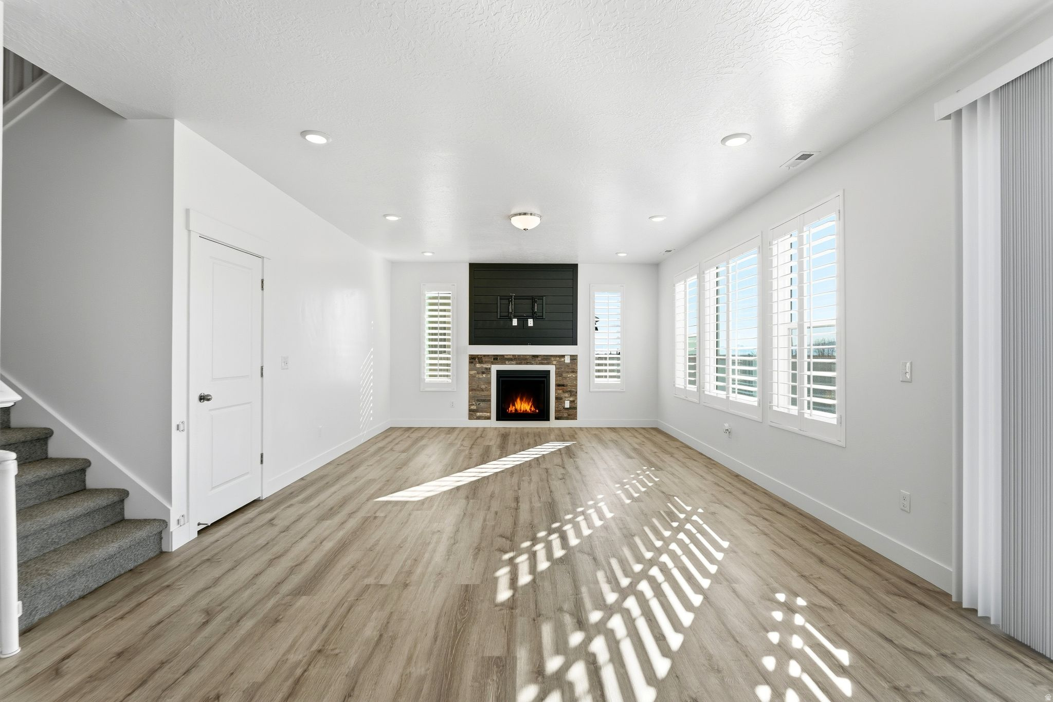 SHORELINE WEST - Residential