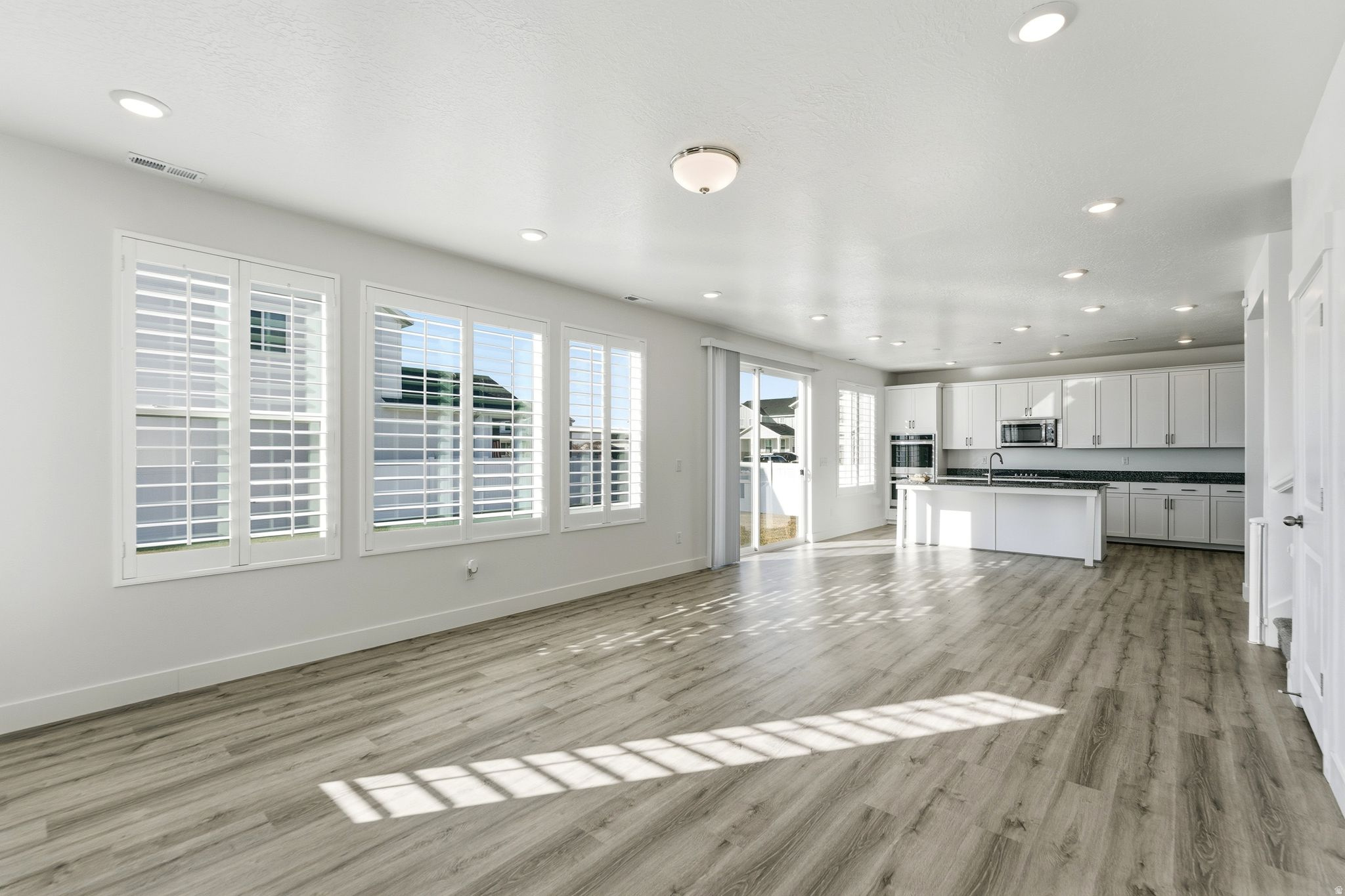 SHORELINE WEST - Residential